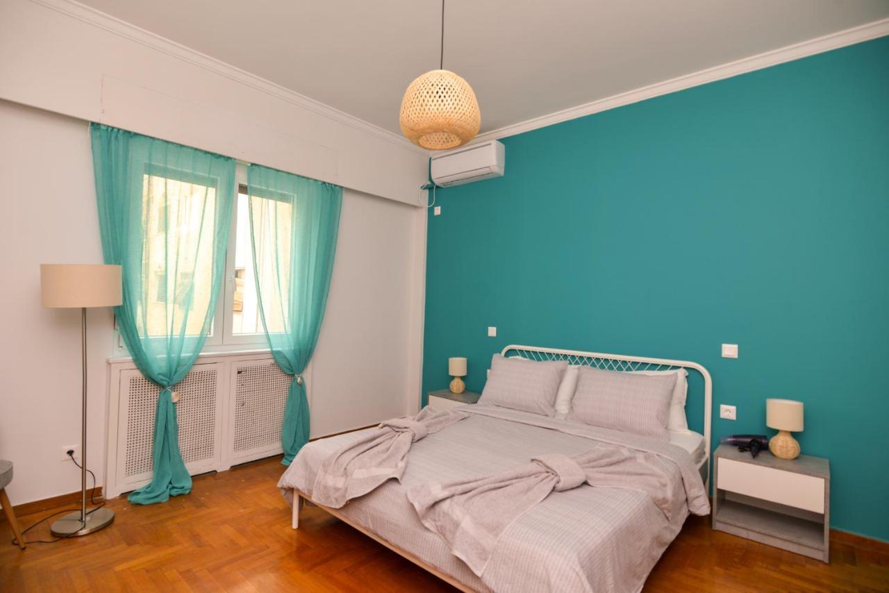 Athens Central Studio In Front Of Syntagma Metro Esterno foto