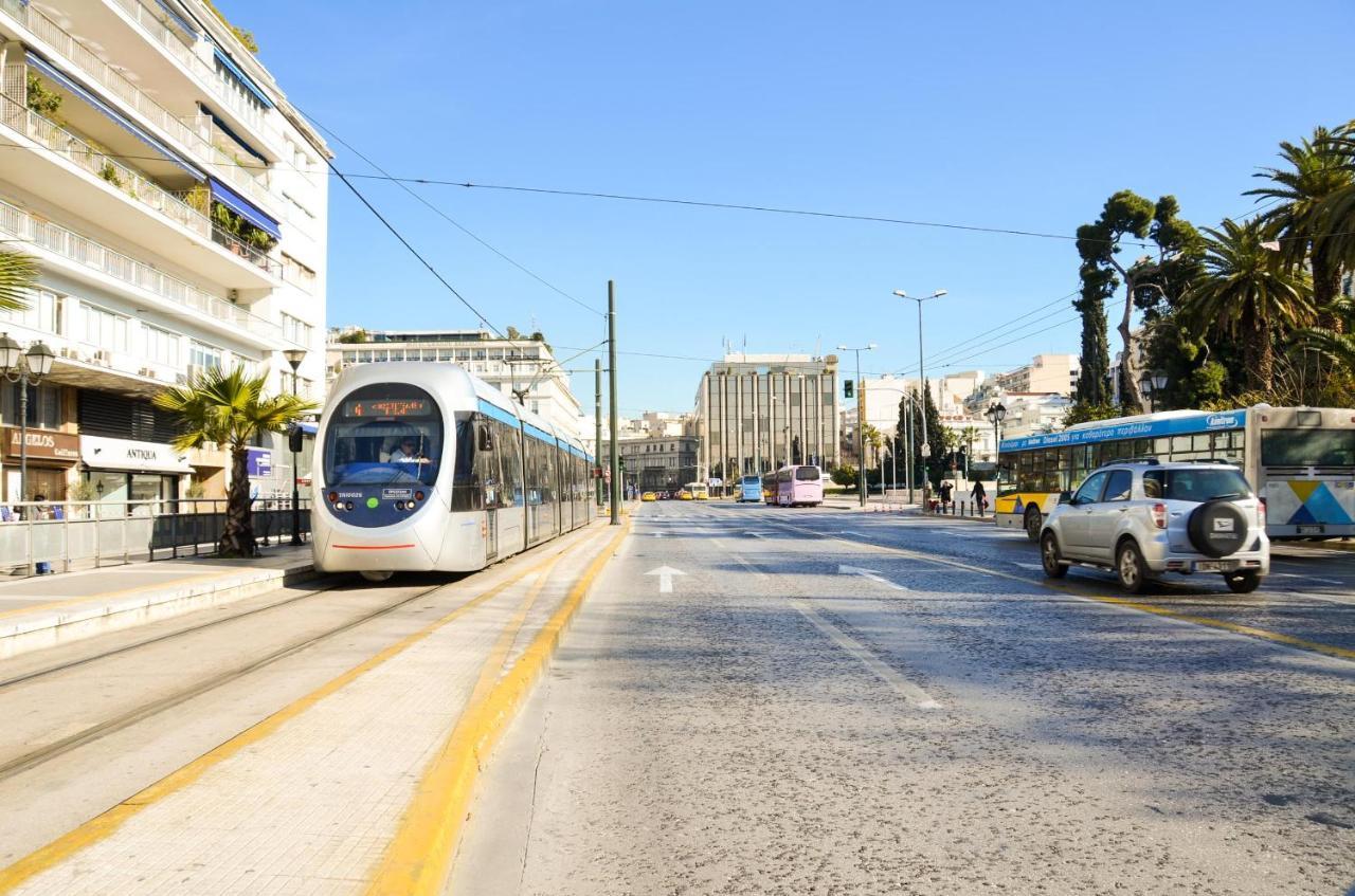 Athens Central Studio In Front Of Syntagma Metro Esterno foto
