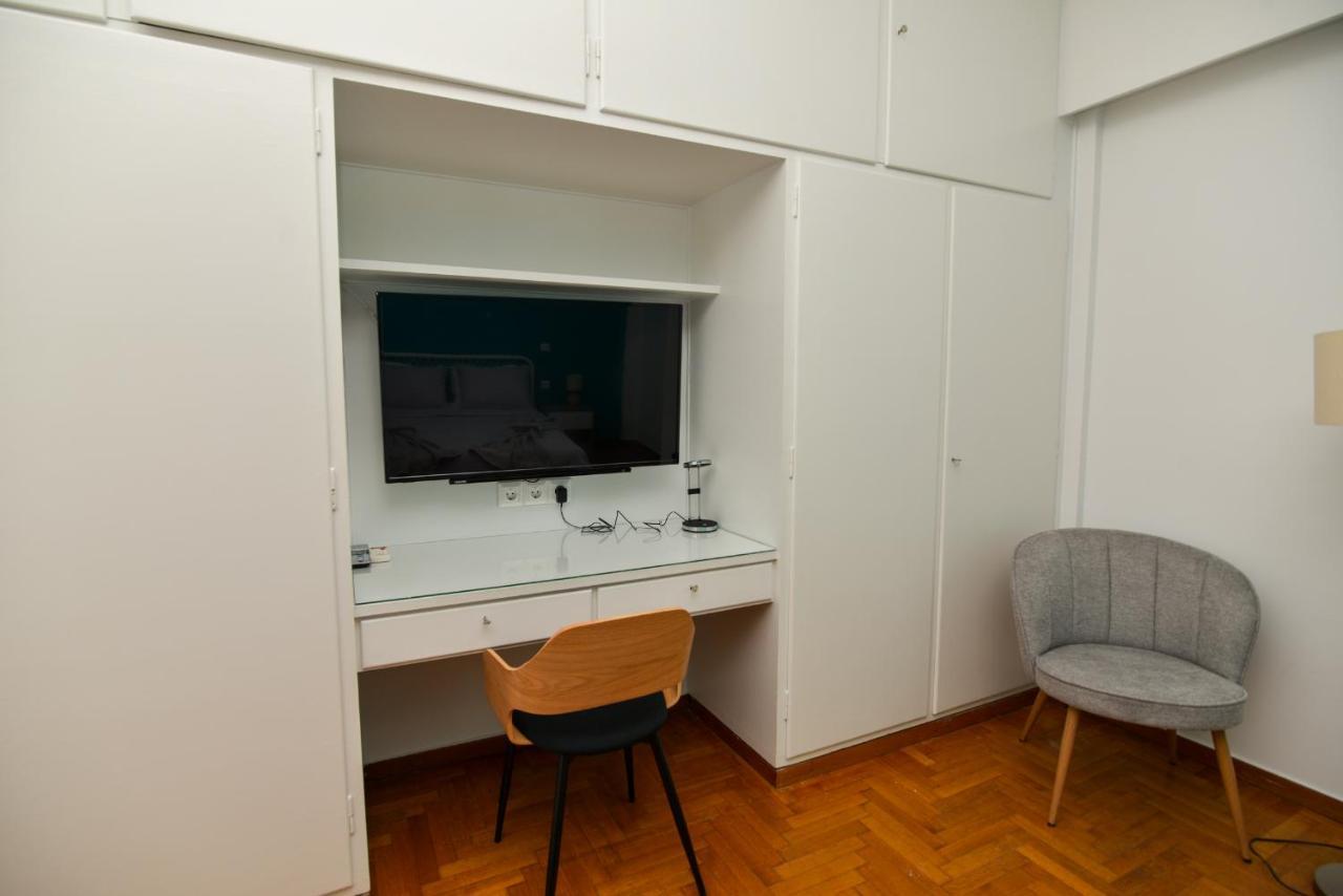 Athens Central Studio In Front Of Syntagma Metro Esterno foto